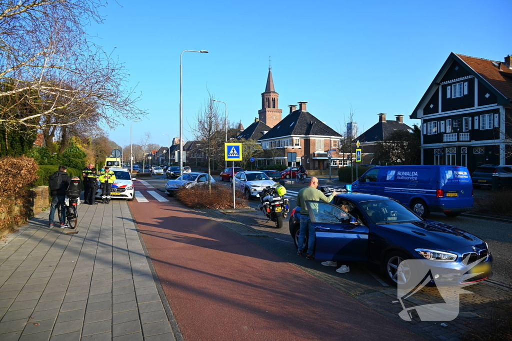 Persoon naar ziekenhuis na aanrijding