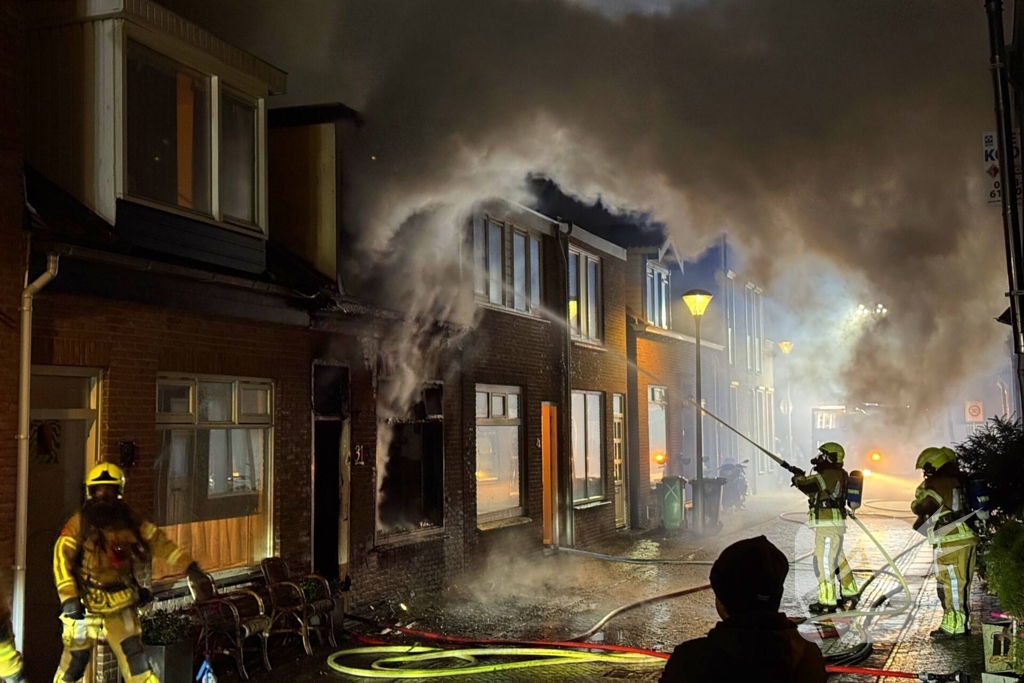 Brand in woning leidt tot gewonden