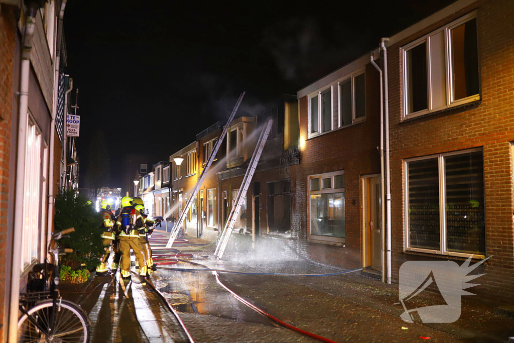 Brand in woning leidt tot gewonden