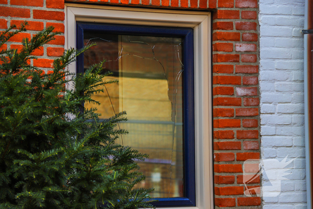 Enorme schade aan woning na heftige brand