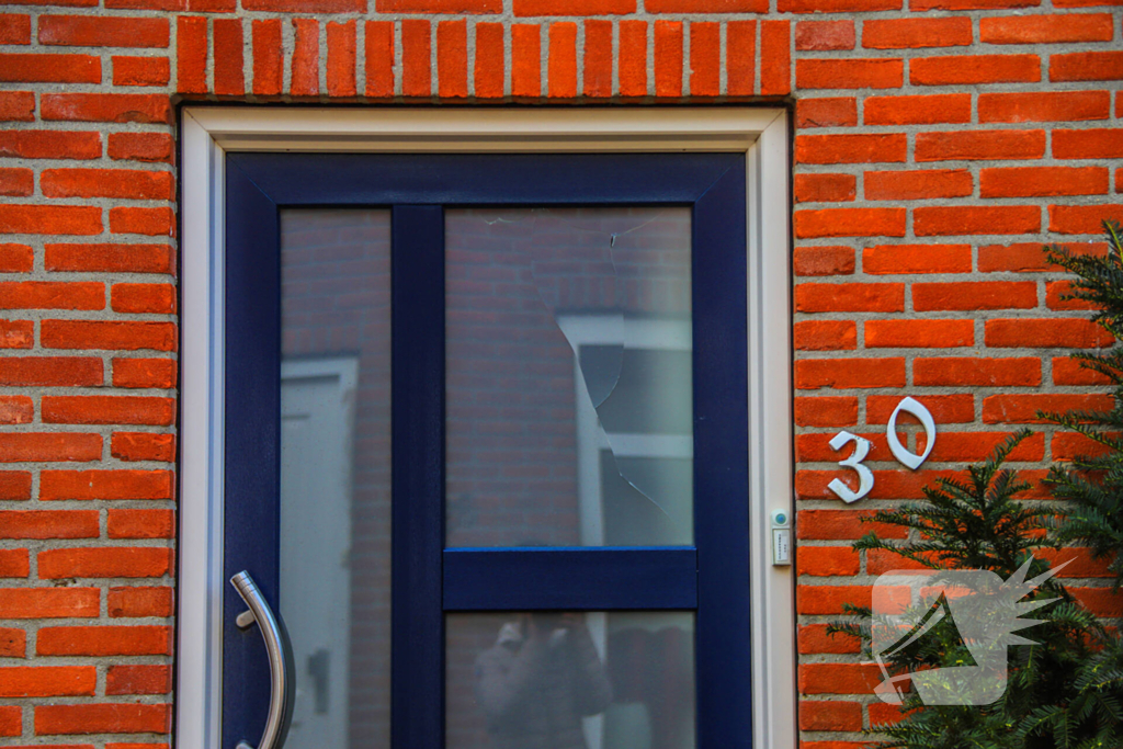 Enorme schade aan woning na heftige brand