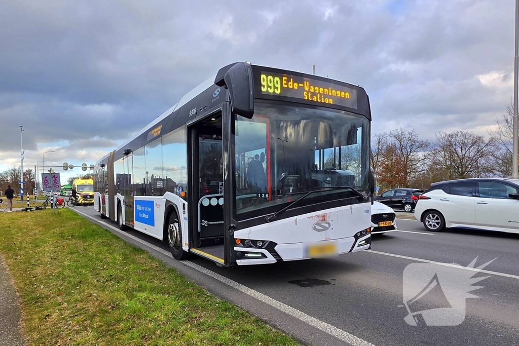 Fietser gewond bij aanrijding met lijnbus