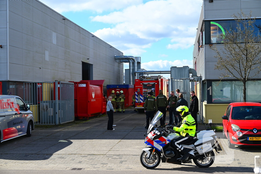 Verkenning van de brand in een loods