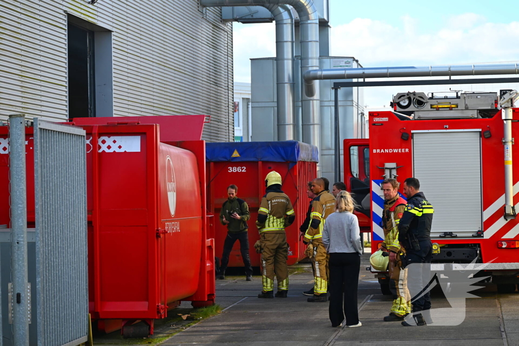 Verkenning van de brand in een loods