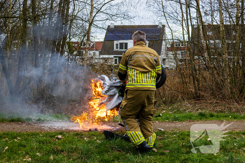 Scooter gaat in vlammen op