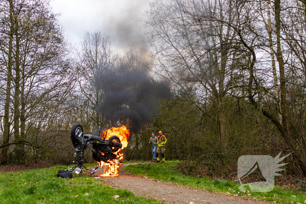 Scooter gaat in vlammen op