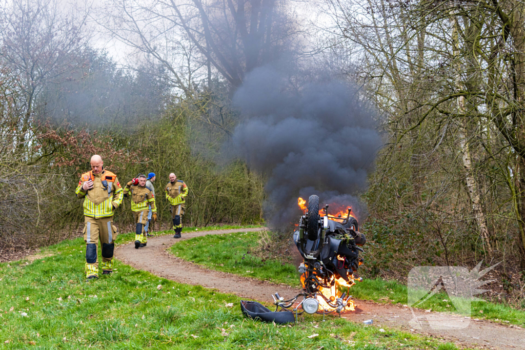 Scooter gaat in vlammen op
