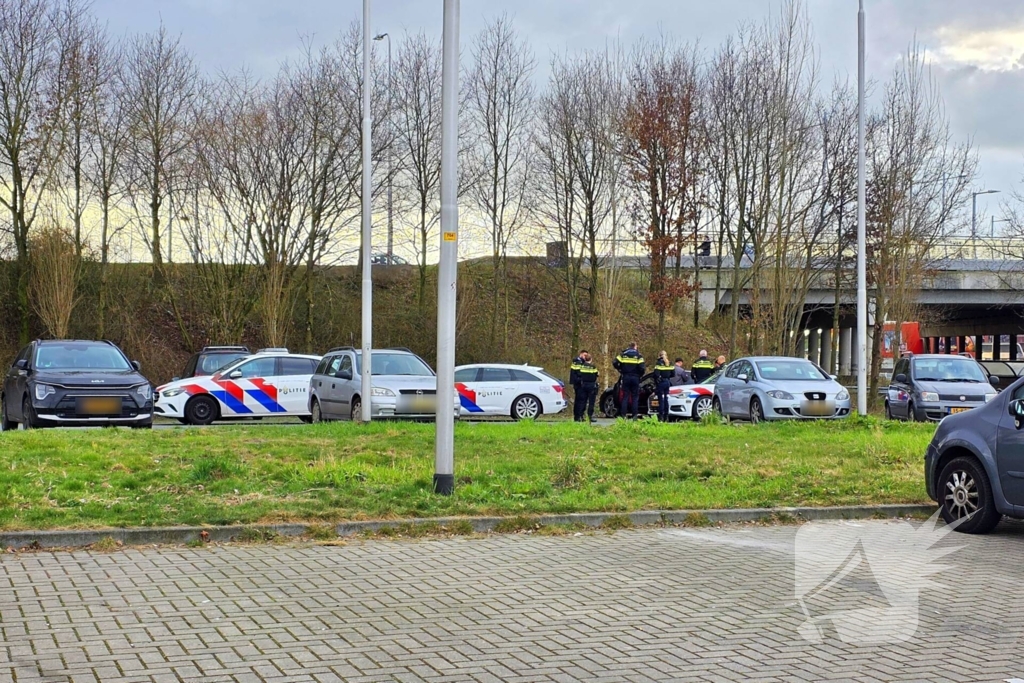 Politie haalt auto van snelweg