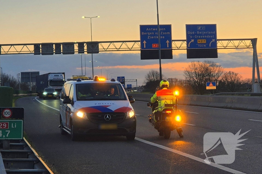 Brandende auto's in tunnel zorgen voor flinke file