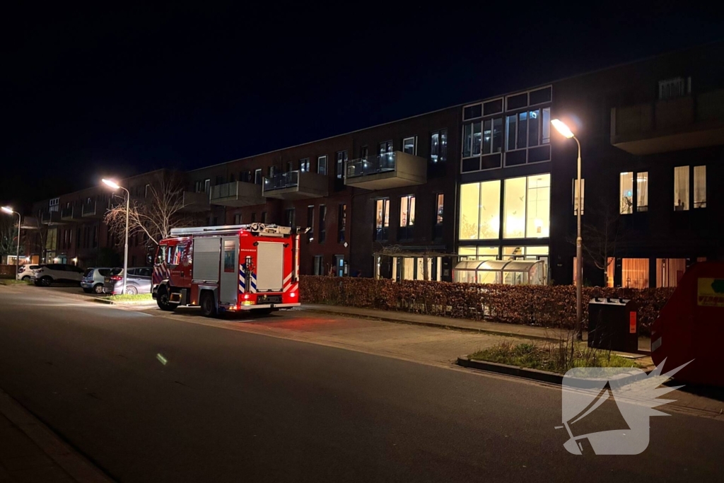 Brandweer voert nacontrole uit in woning