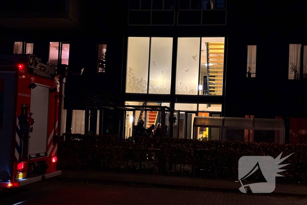 Brandweer voert nacontrole uit in woning