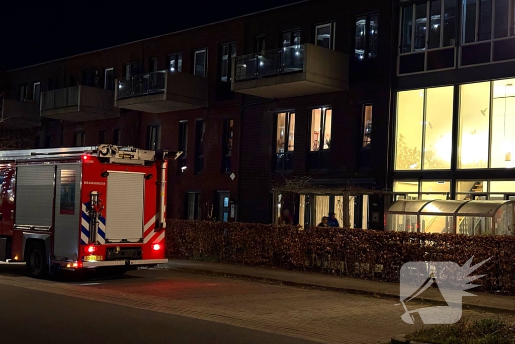 Brandweer voert nacontrole uit in woning