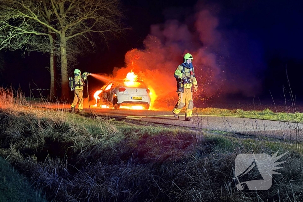 Voertuigbrand moeilijk te bestrijden
