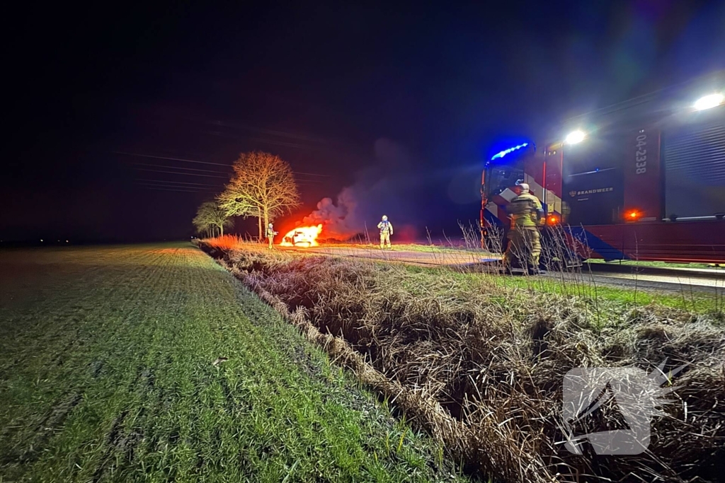 Voertuigbrand moeilijk te bestrijden