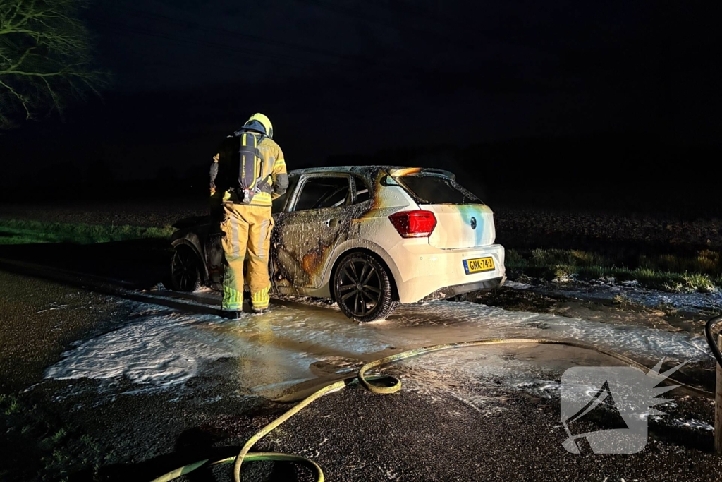 Voertuigbrand moeilijk te bestrijden