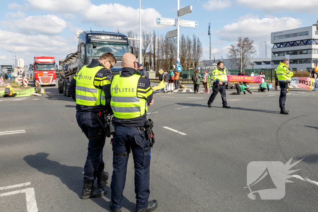 Transportverkeer haven- en industriegebied gehinderd door demonstratie