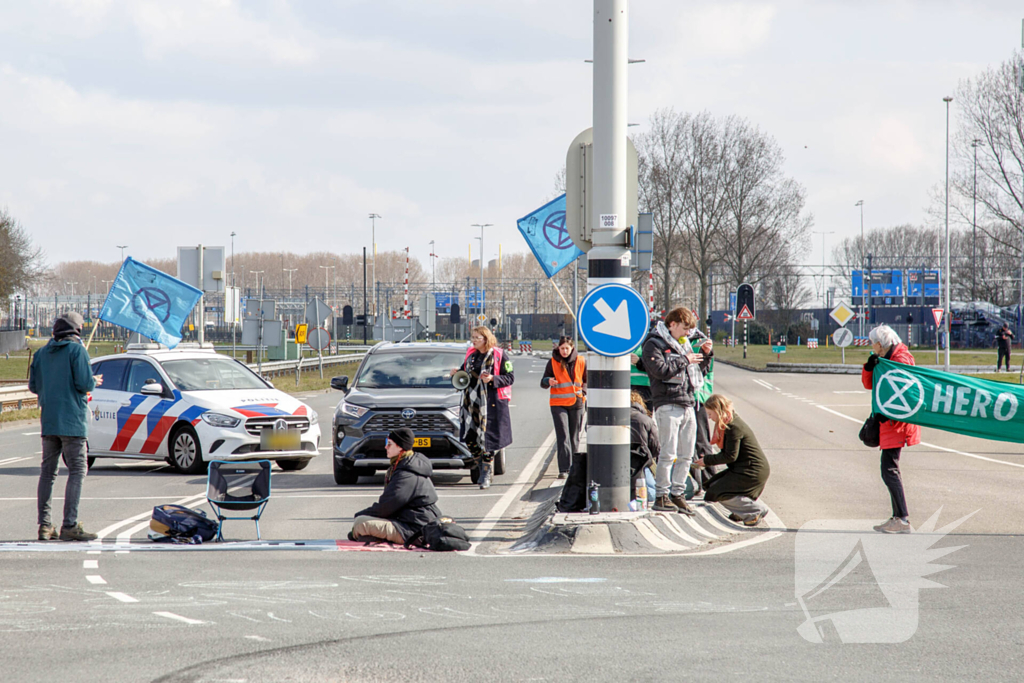 Transportverkeer haven- en industriegebied gehinderd door demonstratie