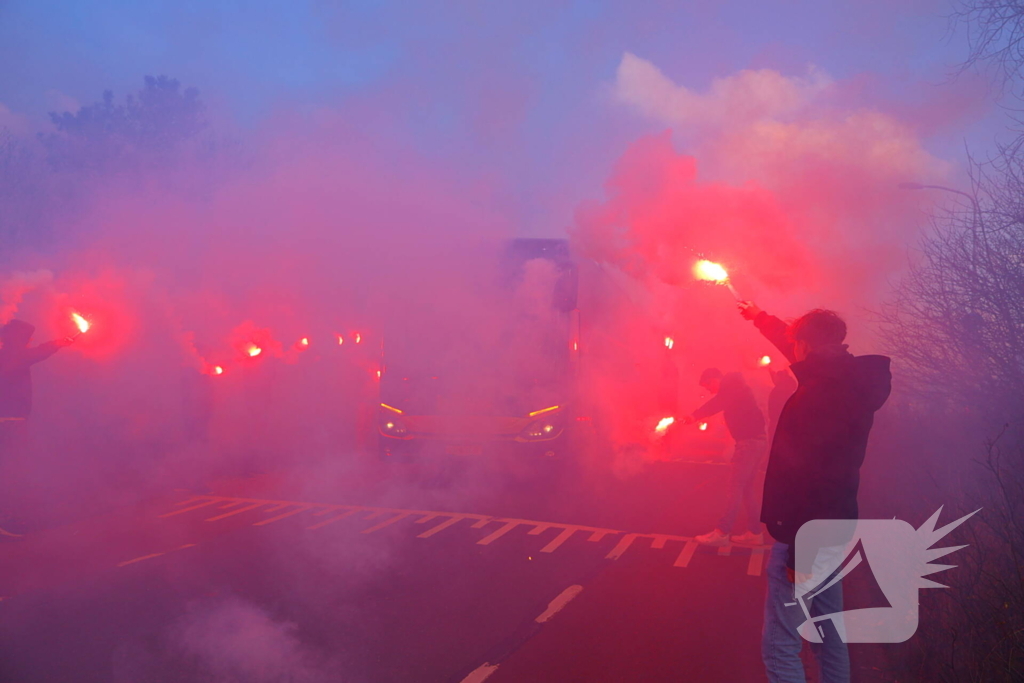Vuurwerk en spanning tijdens klassieker