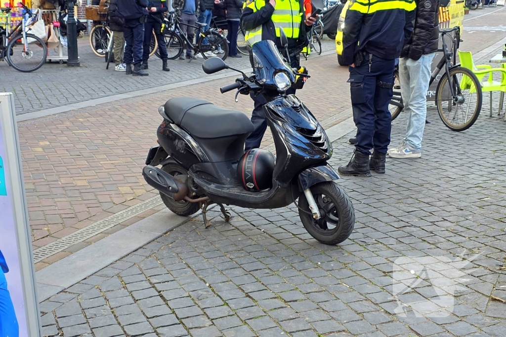 Scooterrijder en fietser ten val na botsing