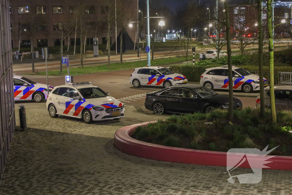 Politie grootschalig aanwezig bij woningoverval