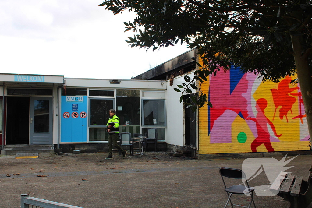 Schade aan buurthuis goed zichtbaar na grote brand