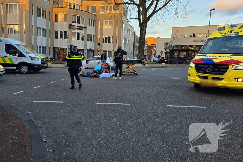 Scooterrijder gewond bij aanrijding met fietsbezorger