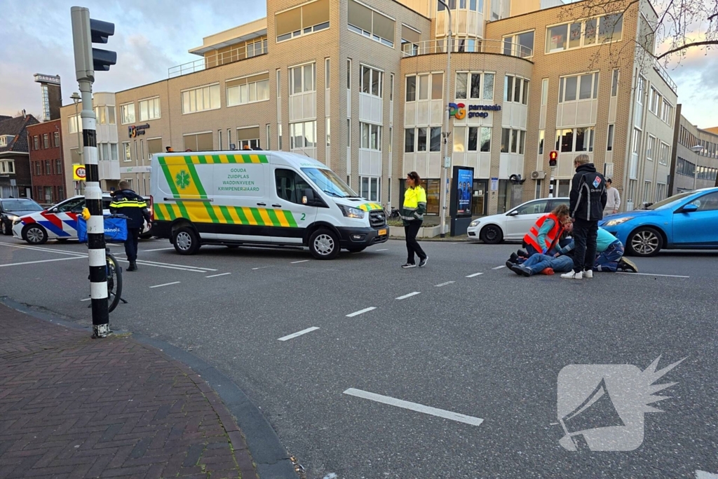 Scooterrijder gewond bij aanrijding met fietsbezorger