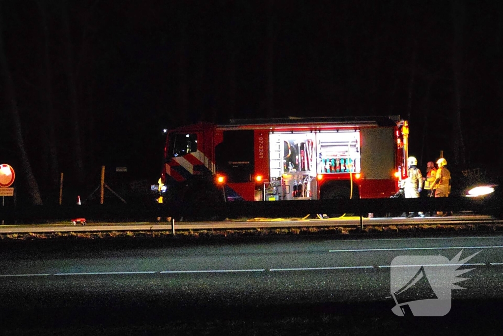 Personenauto volledig verwoest door brand