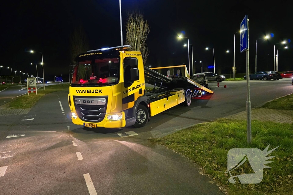 Voertuig vat vlam op voertuig van berger