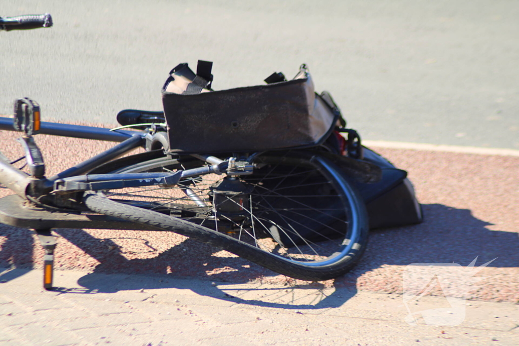 Fietser aangereden door motorrijder