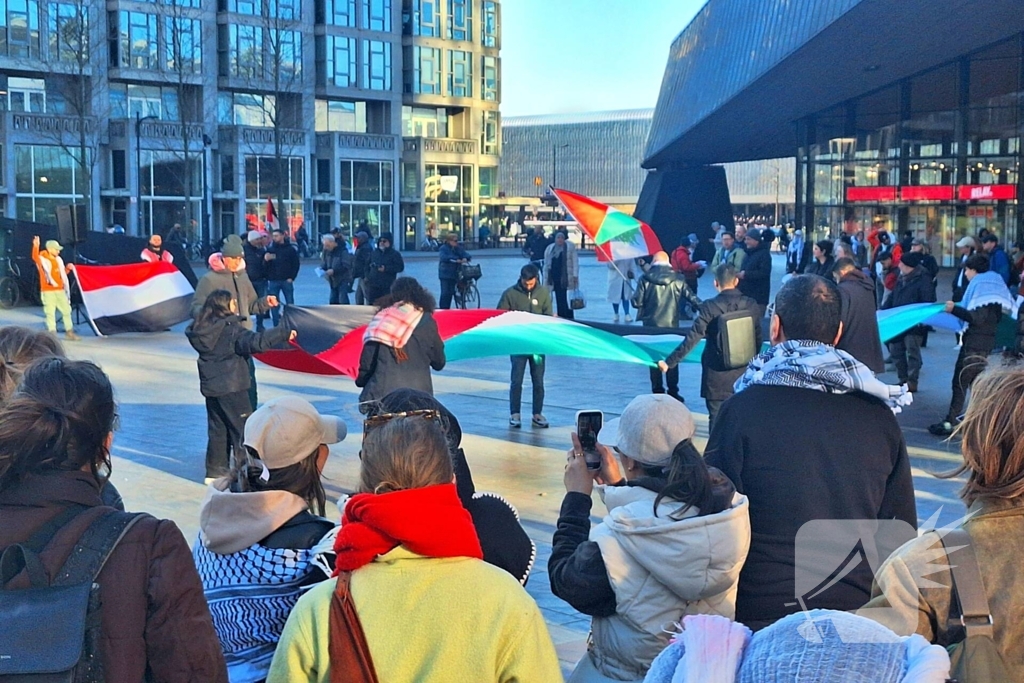 Pro Palestina demonstratie voor centraal station