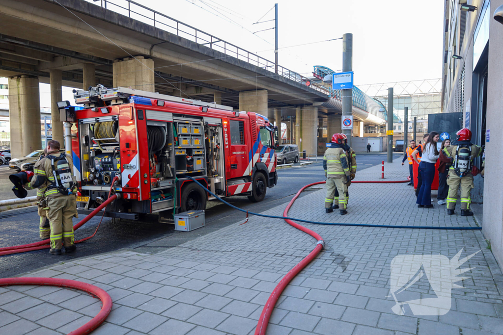 Brand in containerruimte van hotel