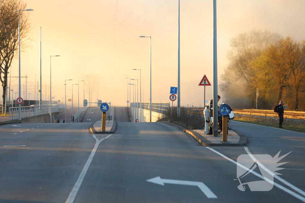 Grote brand in buitenopslag havengebied