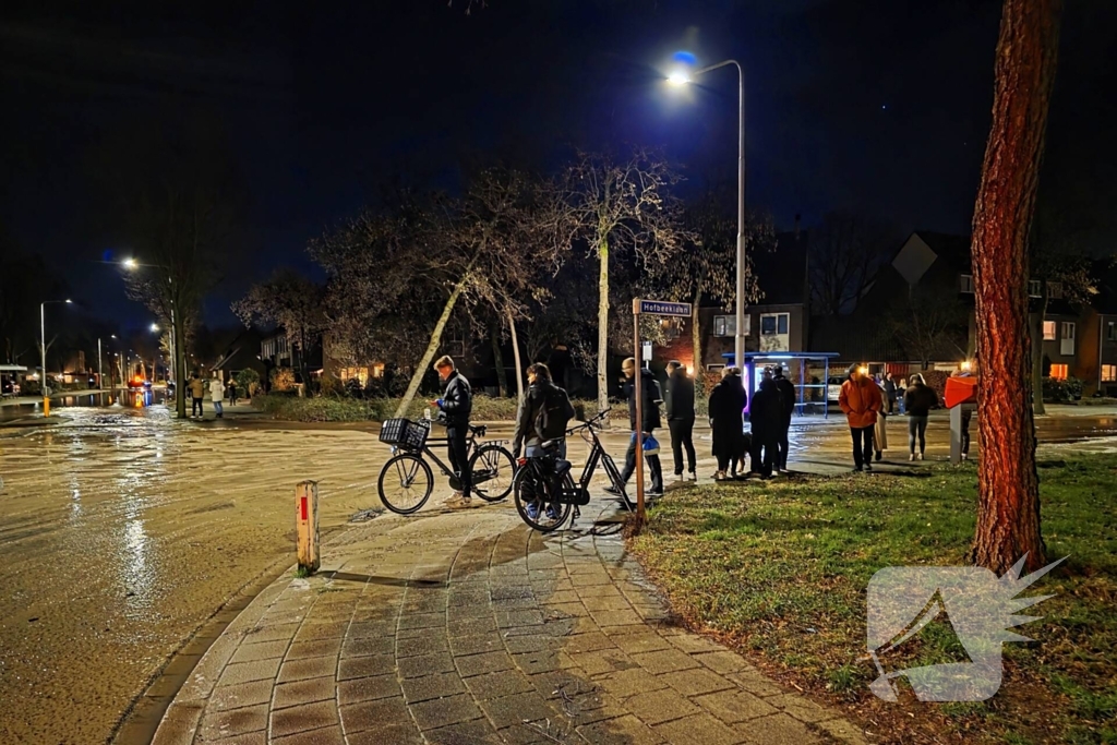 Straten onder water door leidingbreuk