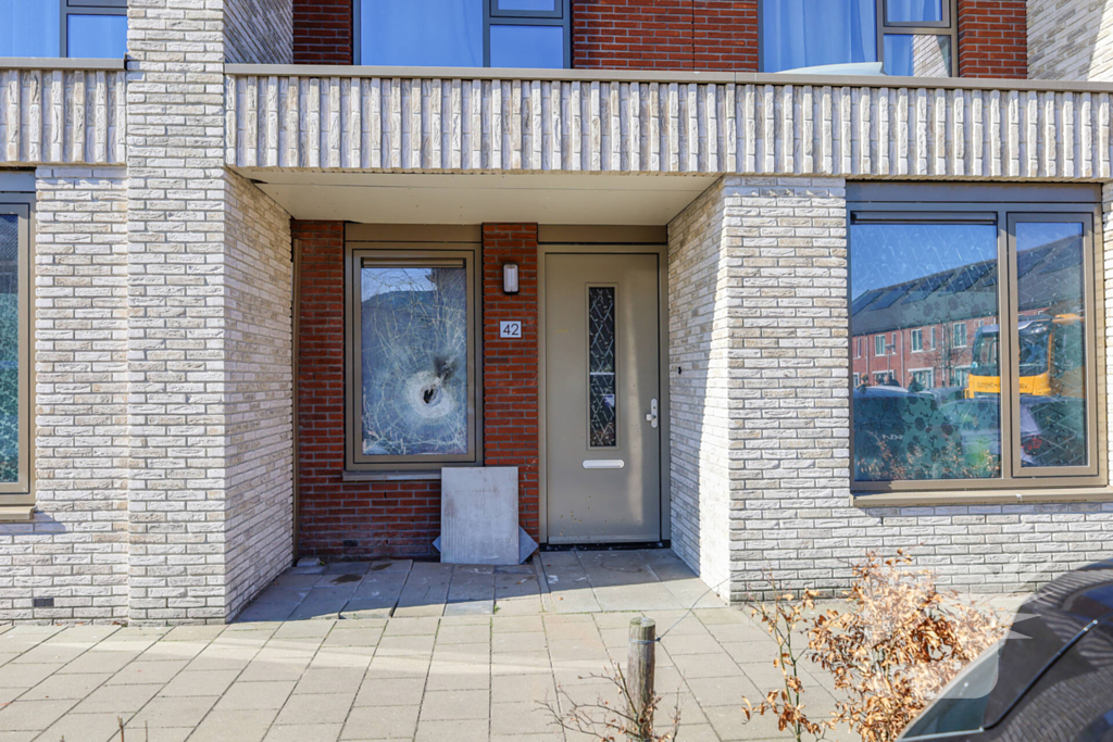 Flatwoning zwaar beschadigd door explosie