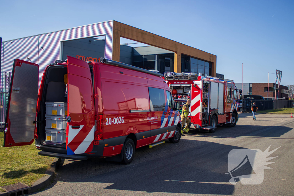 Diesel lekt van vrachtwagen na ongeval
