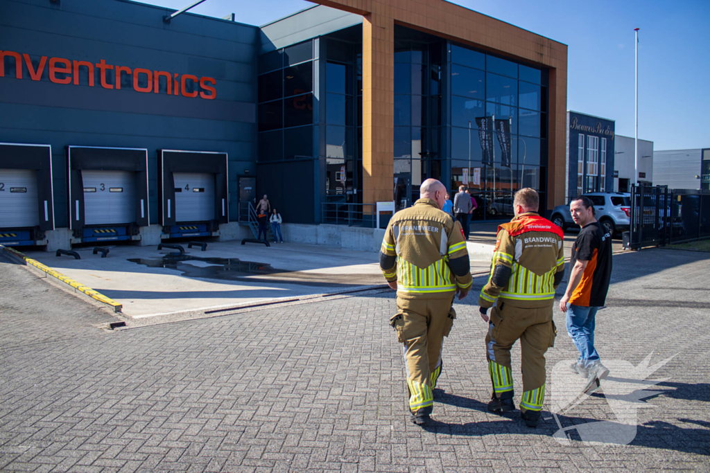 Diesel lekt van vrachtwagen na ongeval