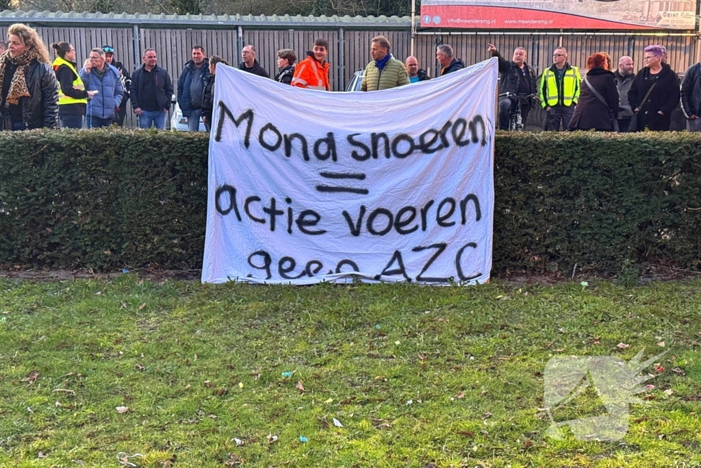 Bewoners demonstreren tegen AZC
