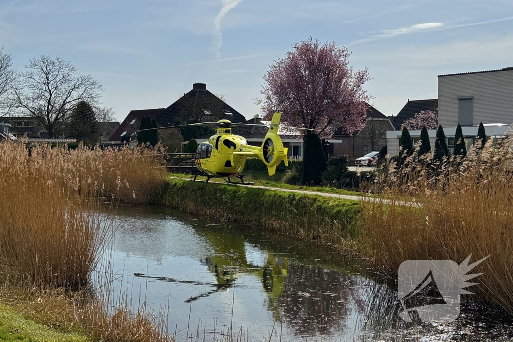 Traumahelikopter landt op voetpad wegens noodsituatie