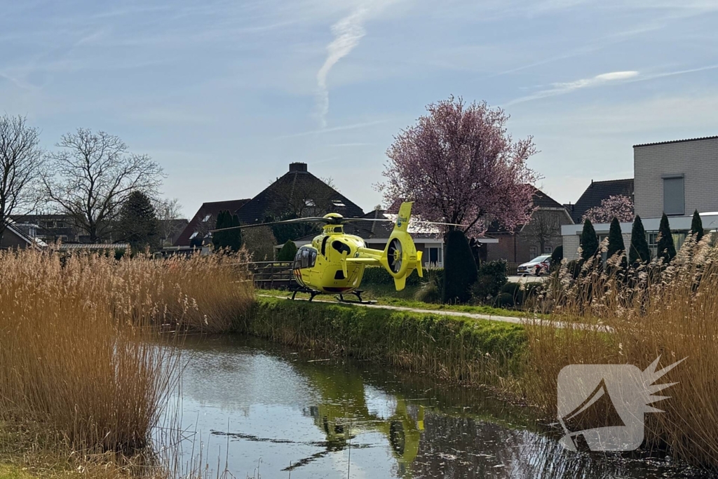 Traumahelikopter landt op voetpad wegens noodsituatie