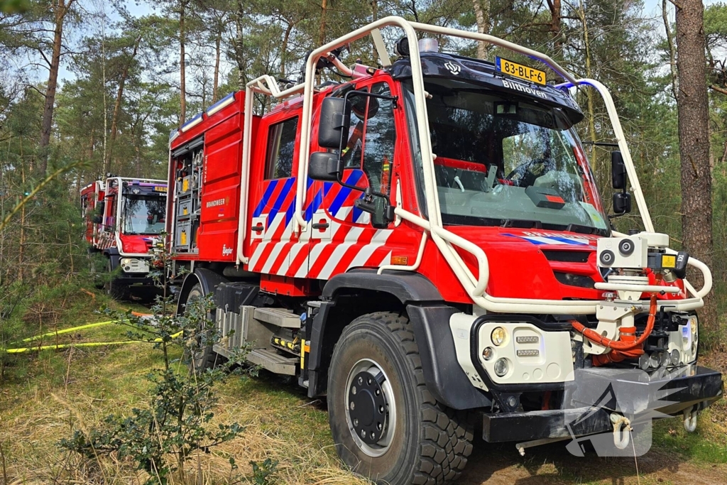 Extra ondersteuning door brandweervliegtuig bij bosbrand