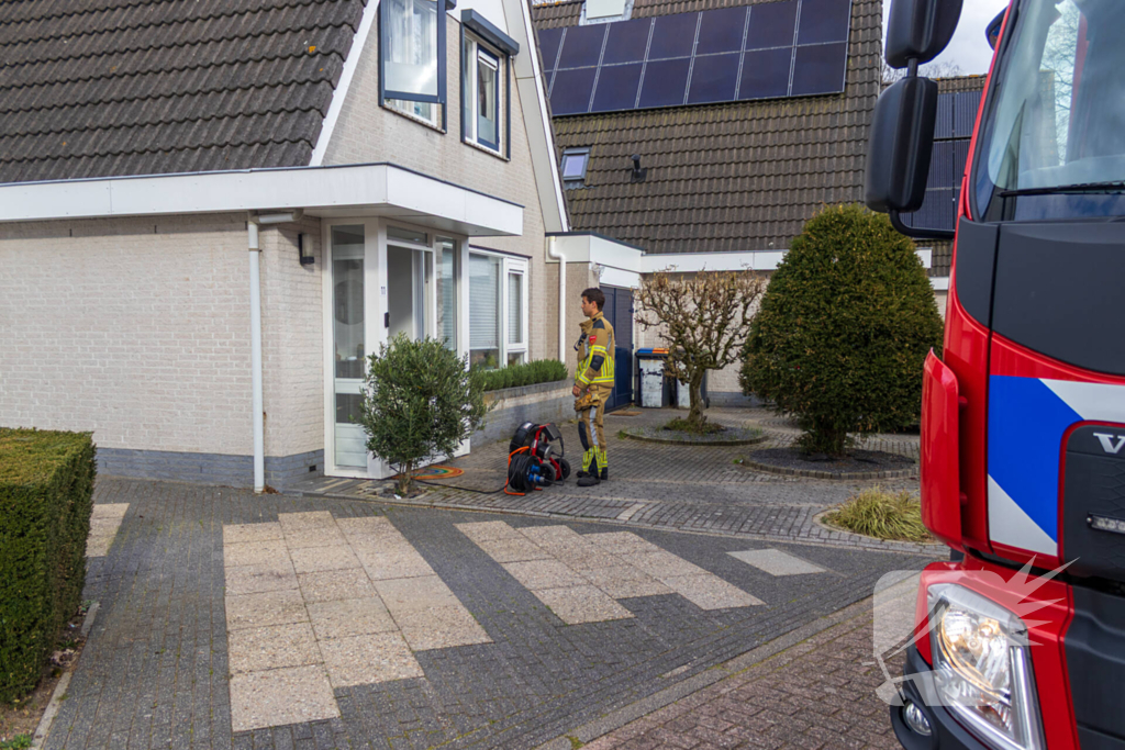 Bewoner naar ziekenhuis na accubrand in woning