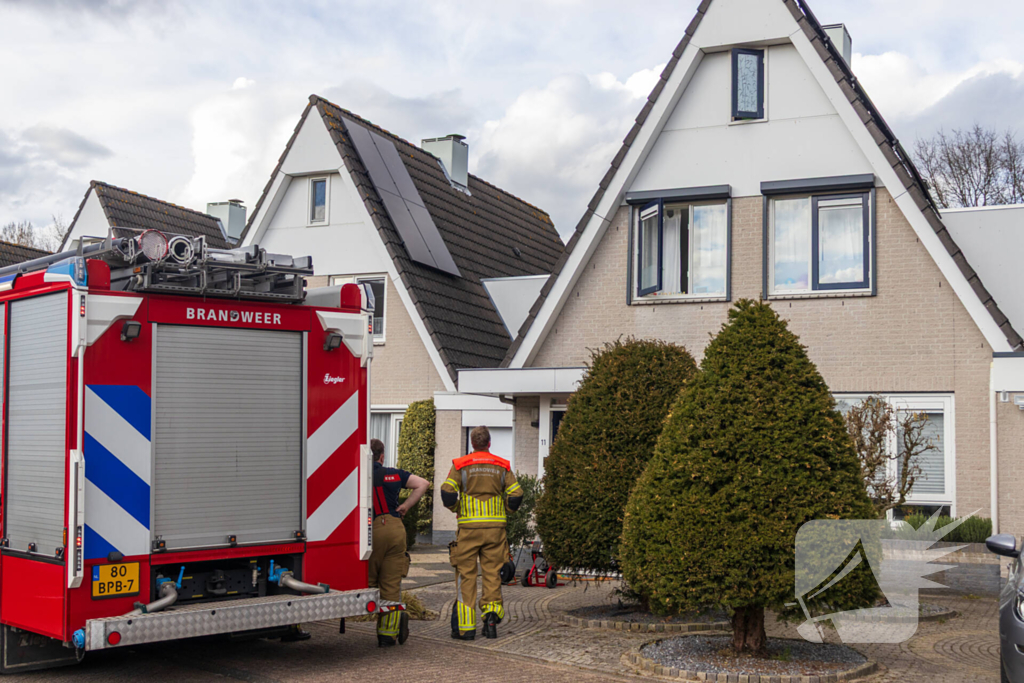 Bewoner naar ziekenhuis na accubrand in woning