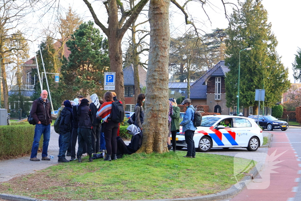 Demonstratie bij politiebureau