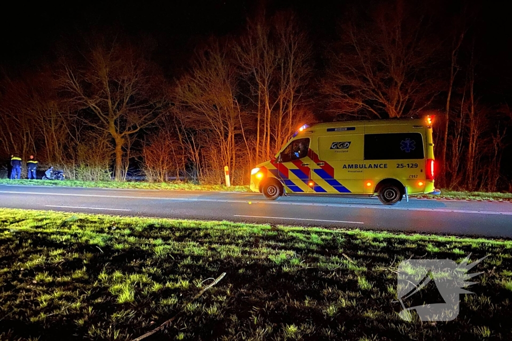 Hulpdiensten ingezet voor persoon die onderuit gaat met scooter