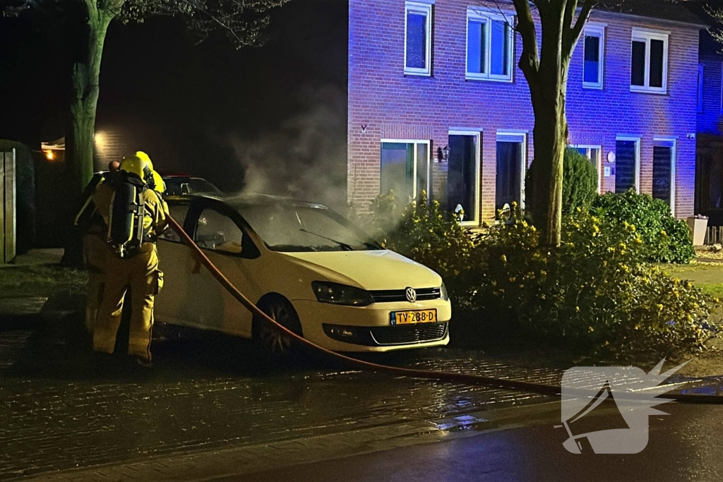 Auto gaat verloren door brand