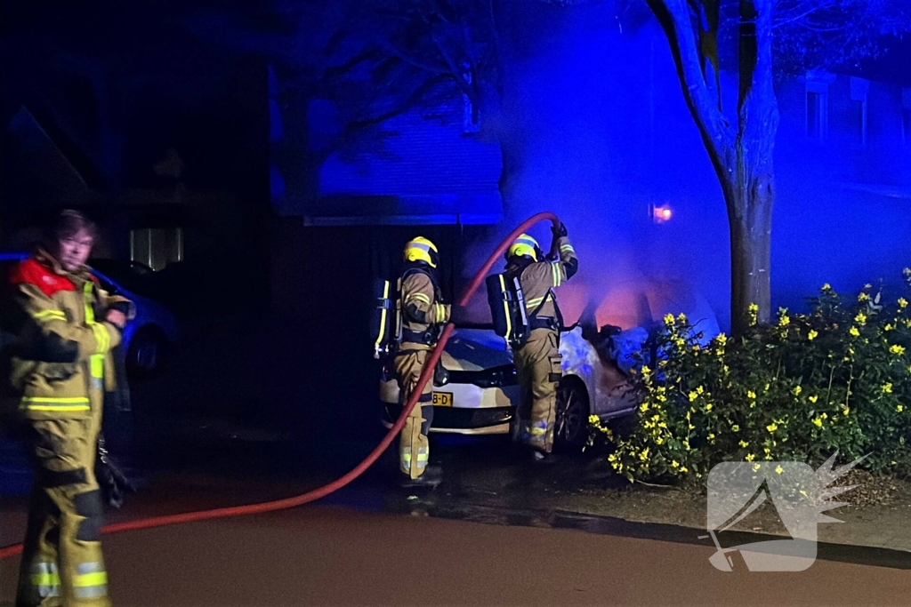Auto gaat verloren door brand