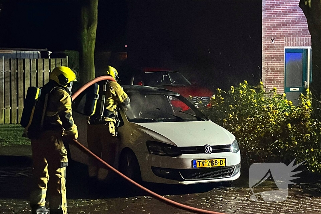 Auto gaat verloren door brand