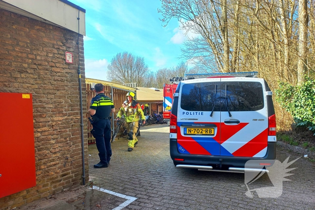 Brandweer ingezet voor brandlucht