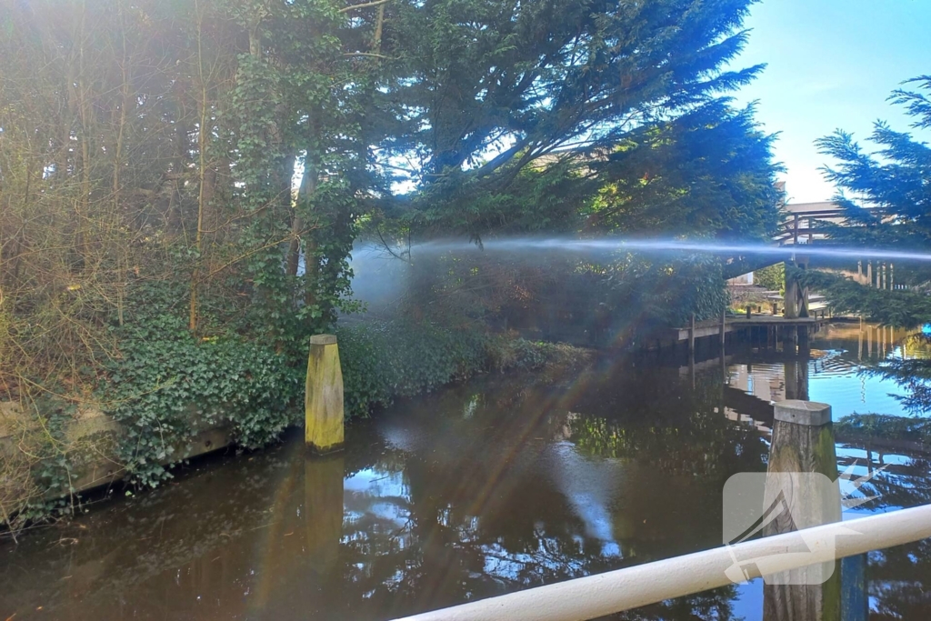 Brandweer blust buitenbrand